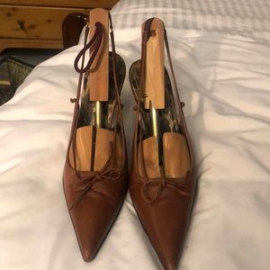 Dolce And Gabanna pointed toe Pumps size 8.5